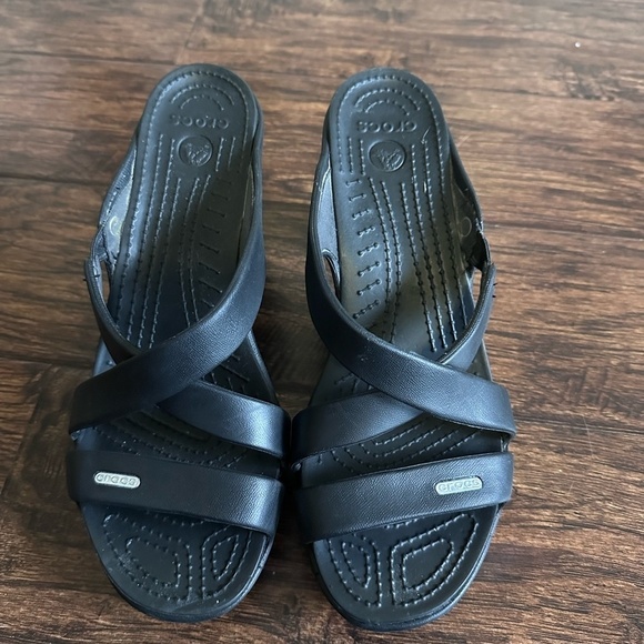 Crocs Cyprus IV Black Strappy Peep Toe Comfort High Heeled Sandals Wedges W 9 - Picture 1 of 5